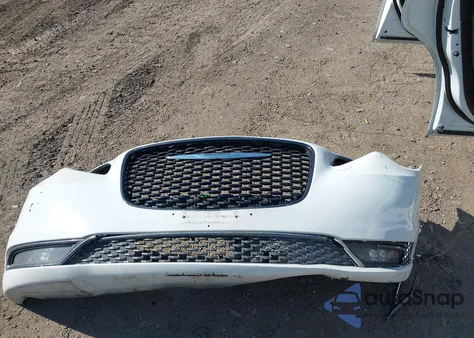 2019 Chrysler 300 300S z USA, uszkodzony, nr VIN 2C3CCABG8KH637970